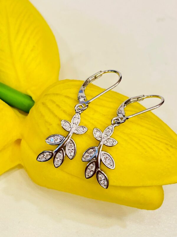 92.5 pure Silver Lefy pata stony Earrings