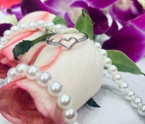 92.5 Silver Hollow Heart finger ring (size 12)