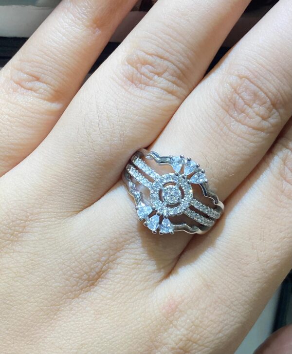 92.5 Silver Bearucrat finger ring (size 14-15)