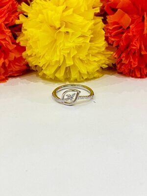 92.5 Silver DynaLeaf finger ring (size )