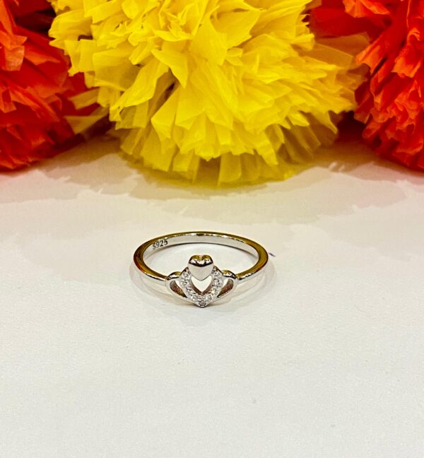 92.5 Silver OvalHeart finger ring (size )