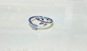 92.5 Silver LeafyStone adjustable finger ring