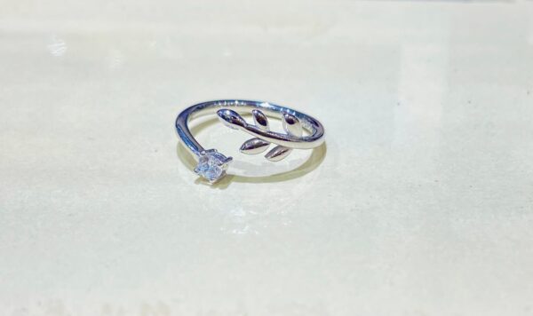 92.5 Silver LeafyStone adjustable finger ring