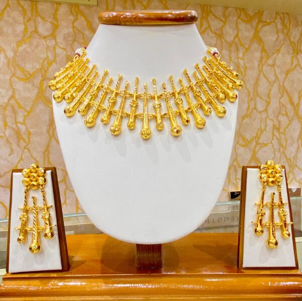 The Exclusive Stripe Necklace
