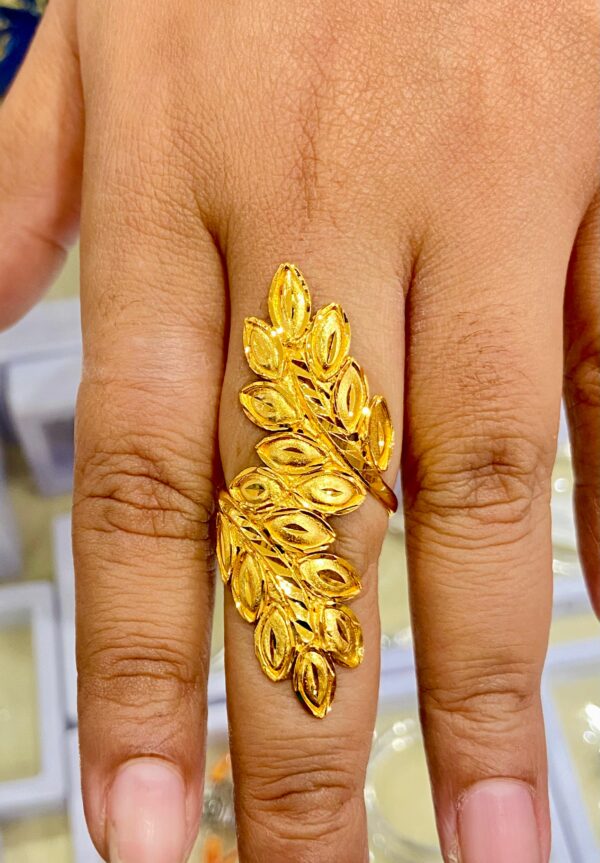 Stylish Leaf Finger Ring