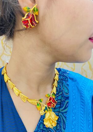 Rose Leaf Design Hasuli Cum Necklace With Earrings