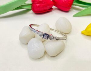 Beautyful Diamond Shape With AD White Stone Bangles
