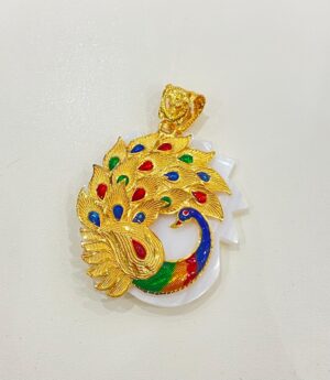 Stylish Peacock Shell Pendant (Without Earrings)