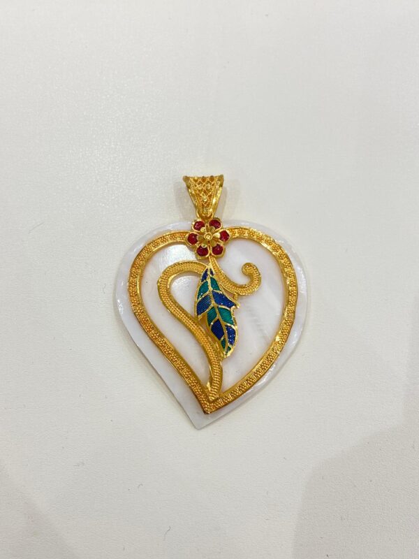 Heart Shape Shell Pendant (Without Earrings)