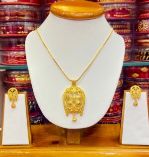 Kulo Shape Butterfly Pendant and Earrings (Without Chain)