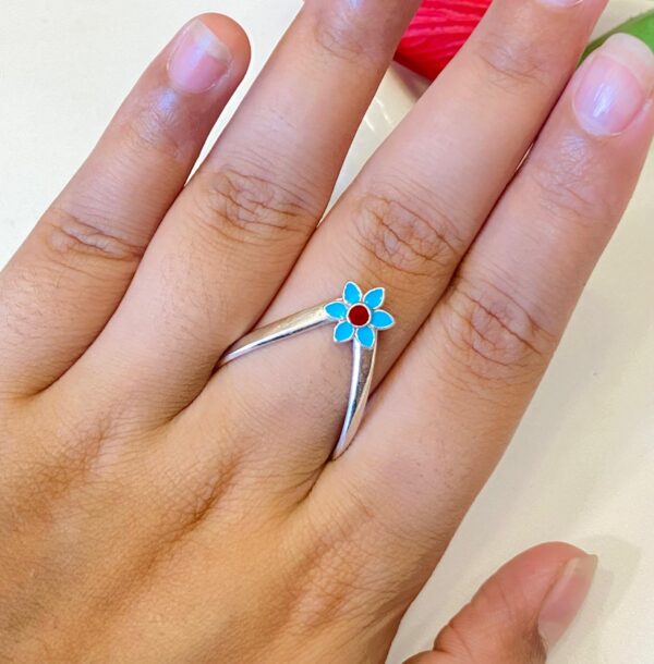 92.5 Silver Sky Blue Red Heaven Floral V Finger Ring