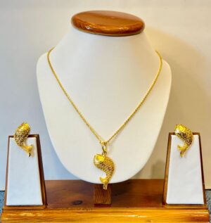 Double Fish Motive Chain with pendant and earset