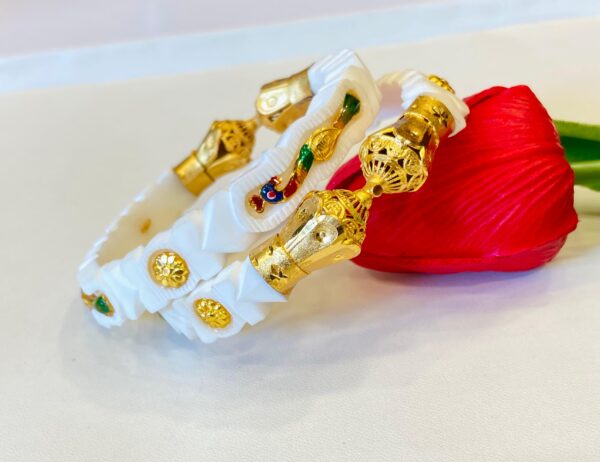 Peacock Design Minakai Bracelet Sankha
