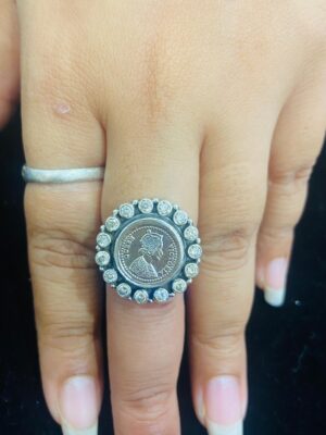 95.5 Silver Small Gini White Stone Finger Ring (Adjustable)