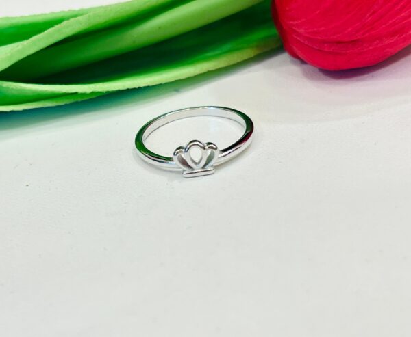 92.5 Silver Simple Crown Shape Finger Ring (Size-14)
