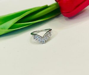 92.5 Silver Stylish V Shape Drop Stone Finger Ring (Size-14)