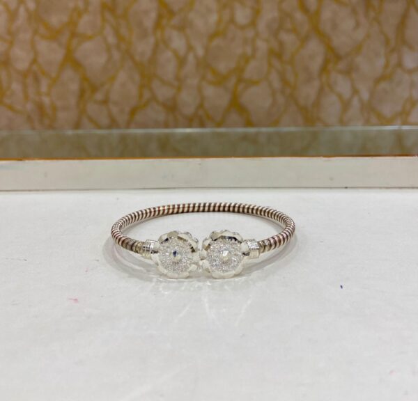 WhatsApp Image 2025-09-21 at 5.17.28 PM 3 Dhatu Sun Flower Noya (Size-27)