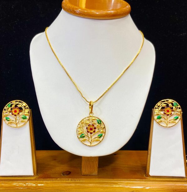 Flower Leaf Pendant With Earrings (Without Chain)