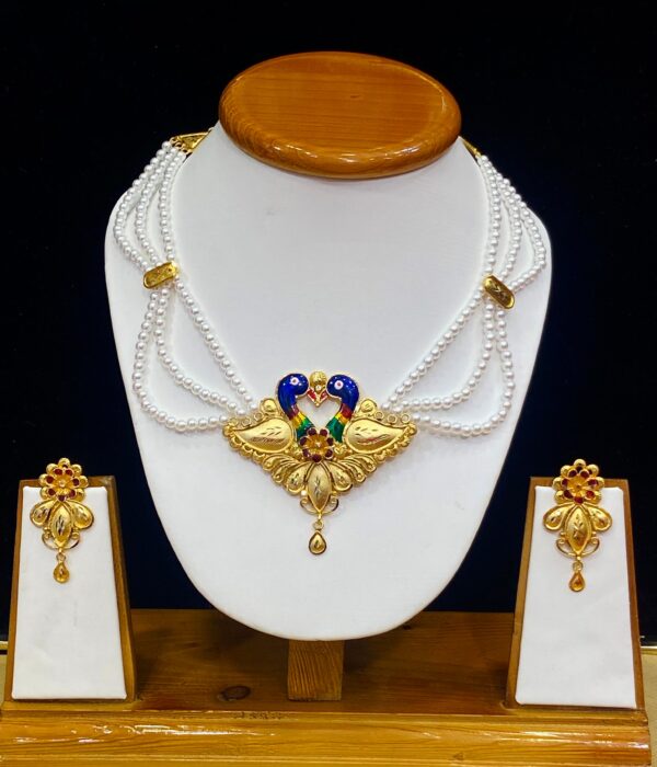 Gold replica Mayura design pearl necklace