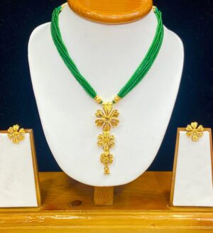 Tri-Shiuli Pendant and Earrings