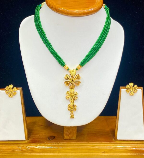 Tri-Shiuli Pendant and Earrings