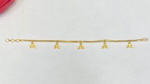 WhatsApp Image 2025-11-01 at 2.01.16 PM Leaf Design Bracelet