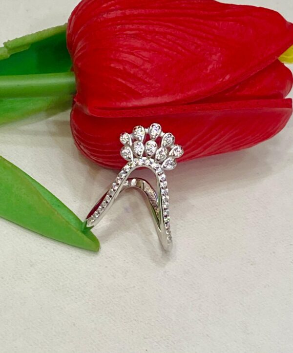 92.5 Silver Crown Shape Drop Design V Finger Ring