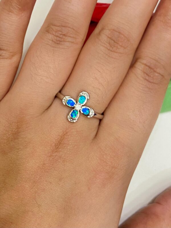 92.5 Silver Blue Opal Stone Flower Design Finger Ring (Size-16.5-17)
