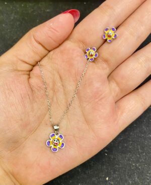 92.5 Pure Silver Smiley Flower Pendant And Ear Tops With Chain