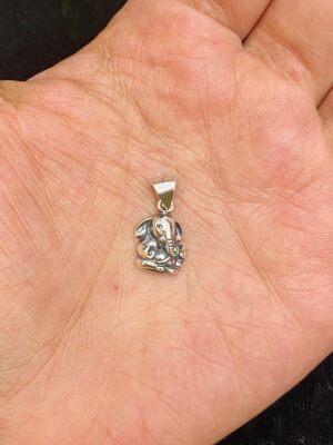 92.5 Pure Silver Baby Artistic Ganesh Pendant (Without Chain)