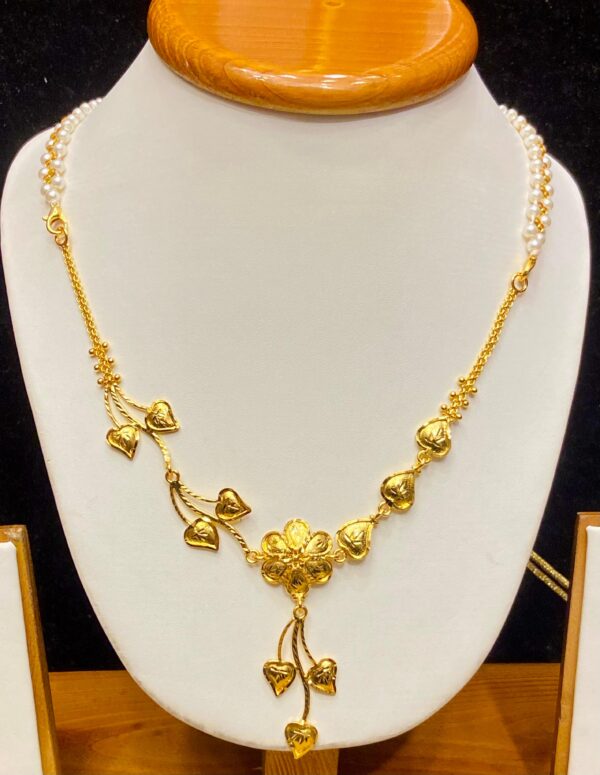 92.5 Pure Silver Floral Leaf Design Necklace (CN 6-5/170)