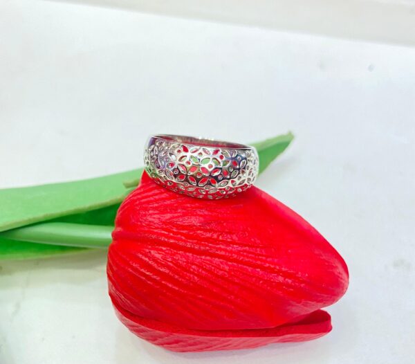 92.5 Silver Beautyful Bauti Design Finger Ring