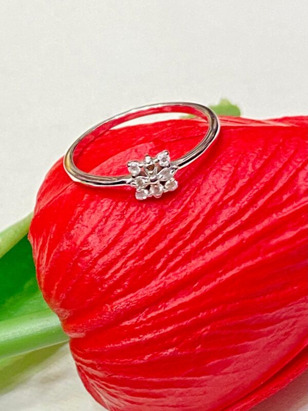 92.5 Silver Square Flower Finger Ring