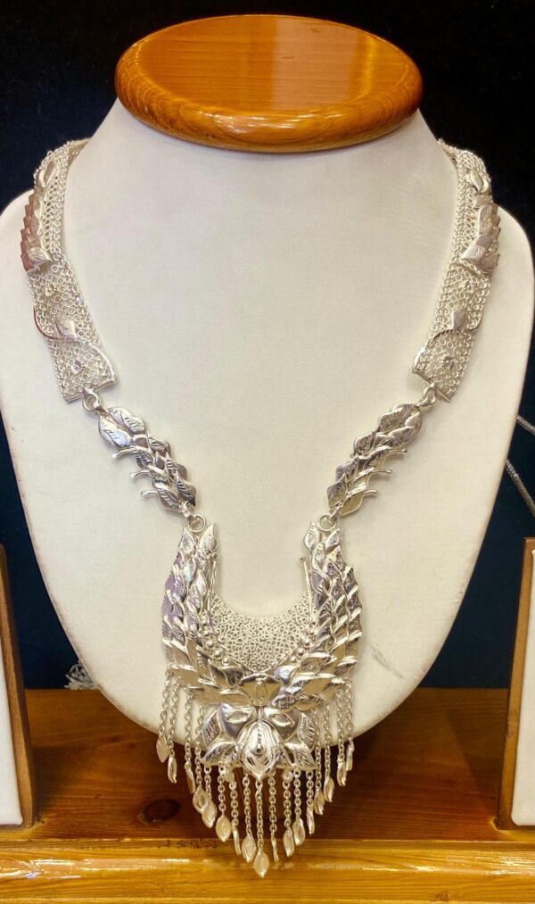 WhatsApp Image 2026-02-01 at 1.51.20 PM 92.5 Pure Silver Leaf Design Stylish Sitahar (CN 43-47)