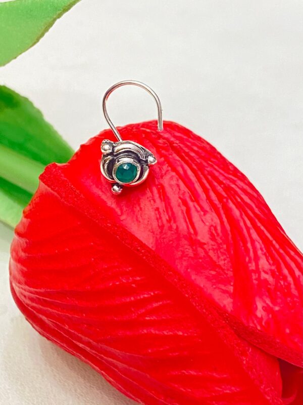 92.5 Hallmark Silver Green stone Flower Design NosePin