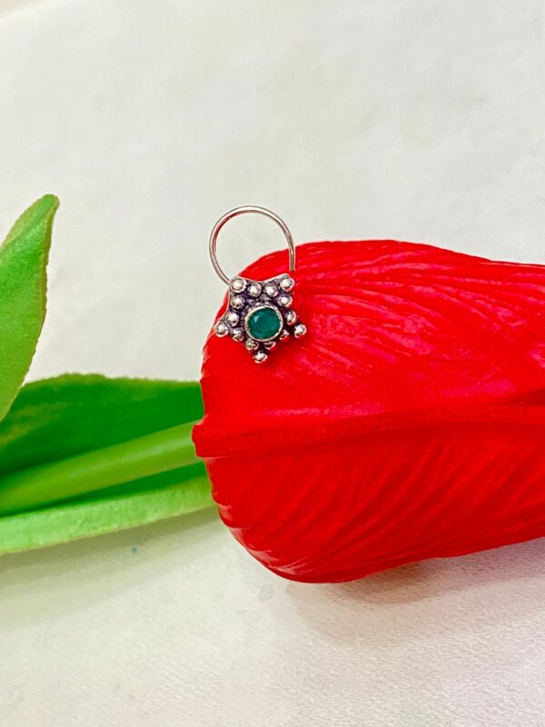 92.5 Hallmark Silver Green stone Star Design NosePin