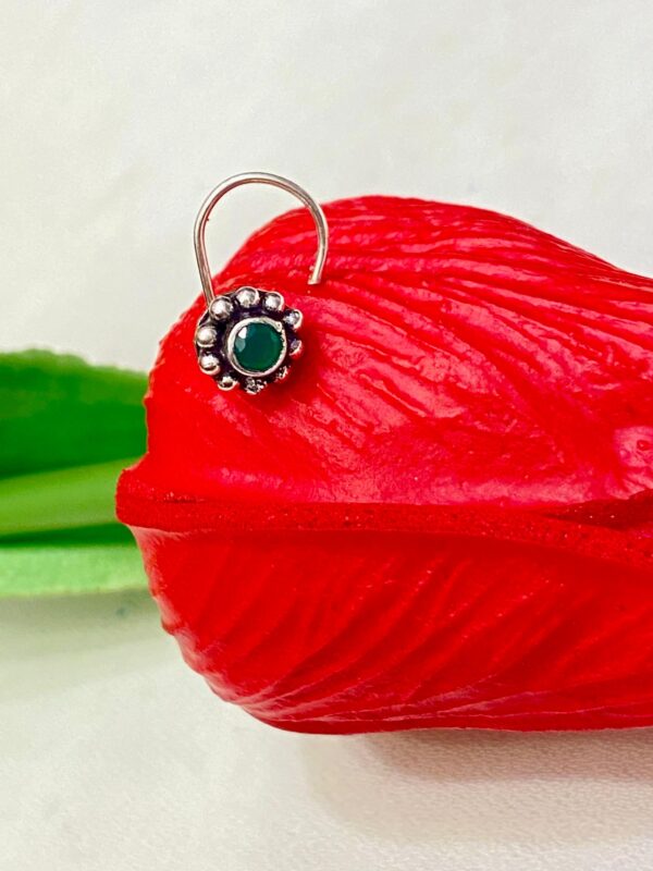 92.5 Hallmark Silver Green stone Round Shape NosePin