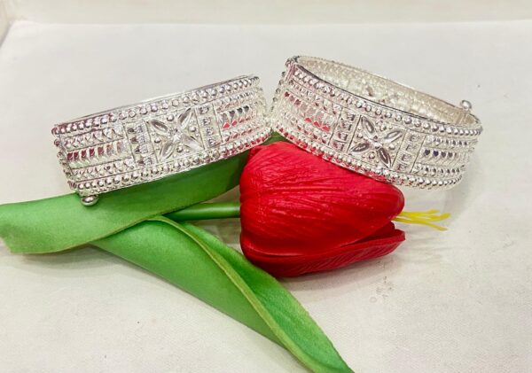 92.5 Pure Silver Flower Design Chuur (CN 45-48) (Pair)