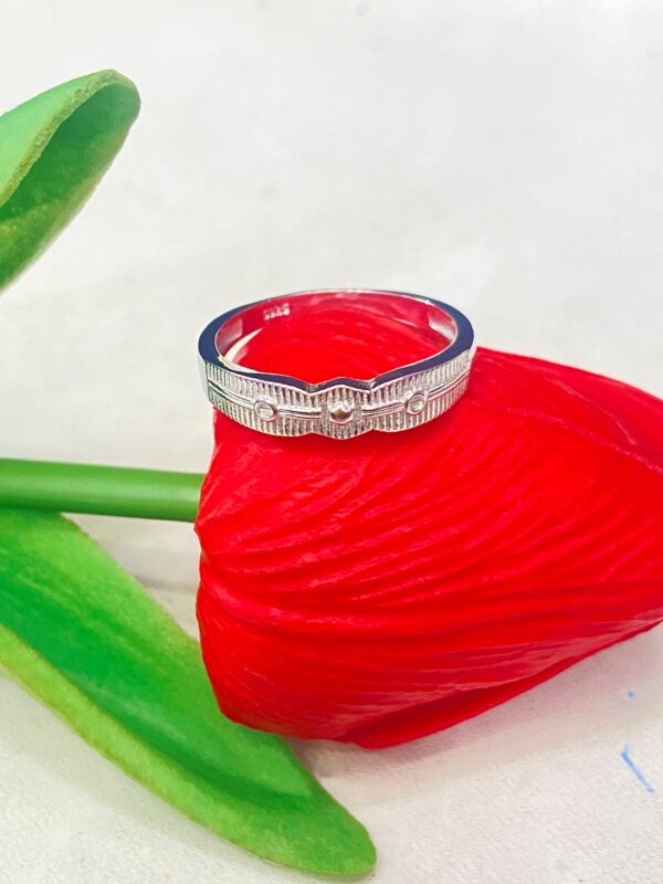 92.5 Silver Stripe Design Drop Shape Finger Ring