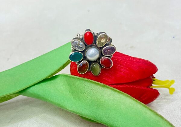 92.5 Silver Flower Design Nabaratna Finger Ring (CN 8-95)