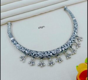 92.5 Pure Silver Oxidize Floral Leaf Design Hasuli (CN 69)