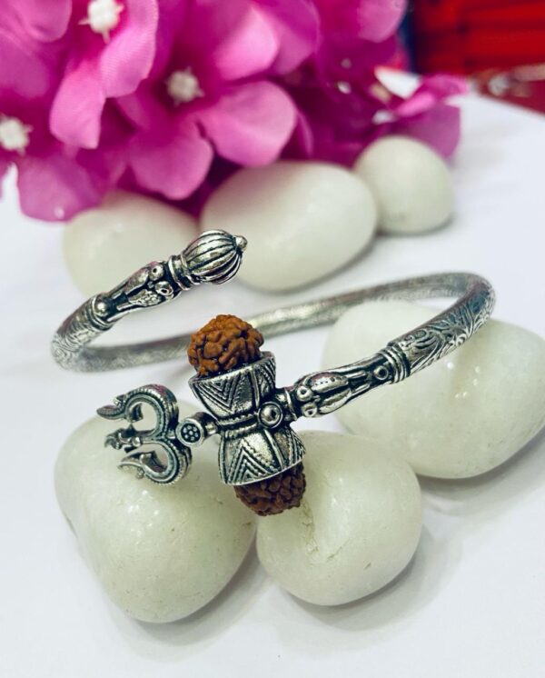 WhatsApp Image 2026-06-22 at 3.33.32 PM 92.5 Pure Silver Stylish Domru Karha Bangle