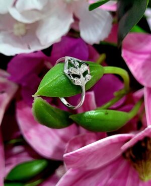 WhatsApp Image 2026-08-05 at 11.45.42 AM 92.5 Pure Silver Premium Leaf Kolka Finger Ring (size-12)